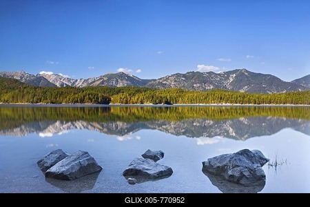 Mountain scenery being reflected in the Eibsee Lake, Bavaria, Germany, Europe-stock-foto