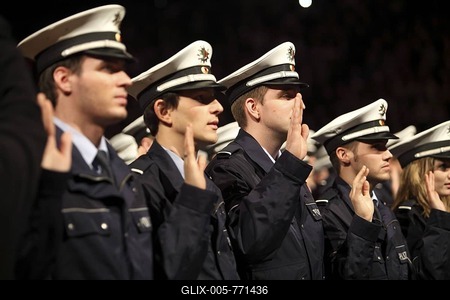 Swearing-in ceremony of 1100 policemen and policewomen to the NRW Police Force, Class of 2010, in the Grugahalle in Essen, North Rhine-Westphalia, Germany, Europe-stock-foto