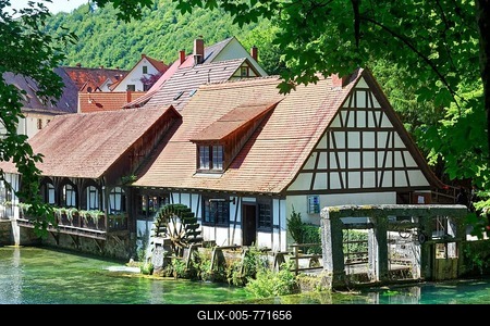 Historical hammer mill at the Blautopf, karst spring, water wheel, signal tower, Blaubeuren, Alb-Donau-Kreis, Swabian Alb, Baden Württemberg, Germany-stock-foto