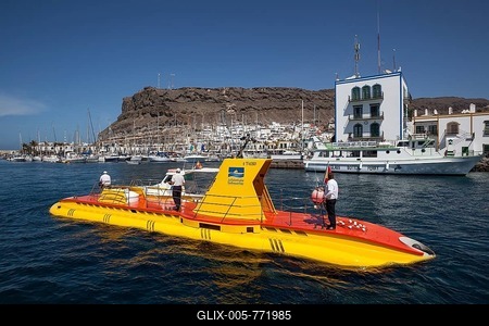 The Yellow Submarine off the marina, Puerto de Mogan, Gran Canaria, Canary Islands, Spain-stock-foto