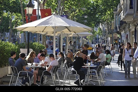 Street cafes, Passeig de Gracia boulevard, Barcelona, Catalonia, Spain, Europe-stock-foto