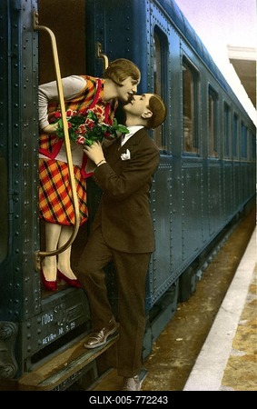 Historic photo, couple saying goodbye to each other at the train station, ca. 1920-stock-foto