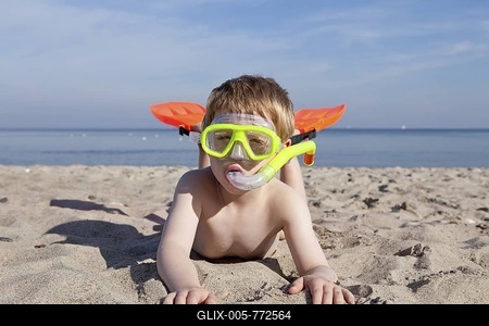 Young boy with diving goggles, snorkel and flippers, beach of Kuehlungsborn, Mecklenburg-Western Pomerania, Germany-stock-foto