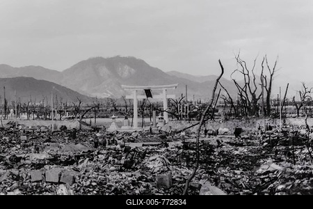 Historical black-and-white photography, destruction after the Hiroshima atomic bomb was dropped, Hiroshima Peace Memorial Museum, Hiroshima Peace Park, Peace Memorial Park, Hiroshima, Japan-stock-foto