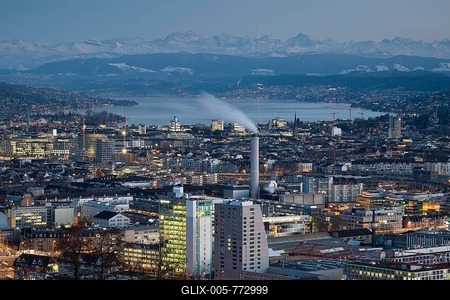 Cityscape, Lake Zurich at the rear, Swiss Alps on the horizon, Zurich, Switzerland-stock-foto