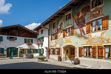Lüftlmalerei with St. Anthony and Christopher, house "beim Groana und beim Vere", Ballenhausgasse, Mittenwald, Werdenfelser Land, Upper Bavaria, Bavaria, Germany-stock-foto