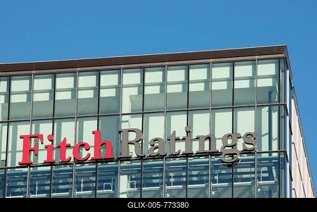 Fitch Ratings Agency logo on office tower at 30 North Colonnade, Canary Wharf, Docklands, London, England, United Kingdom, Europe-stock-foto