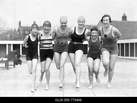 Group of women in bathing costumes on a landing stage, historical photo, circa 1920-stock-foto