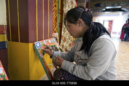Tibetan artist, Galden Namgyal Lhatse monastery, largest Buddhist monastery in India, Tawang, Arunachal Pradesh, India, Himalayas, Asia-stock-foto