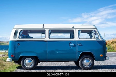 Blue VW-Bus, also Bully, Volkswagen Type 2 T2, manufactured 1967-1979, Great Britain-stock-foto