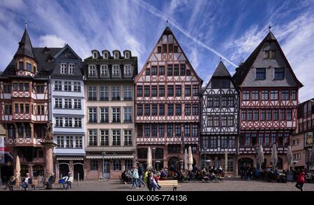 Römerberg, lively, Ostzeile, half-timbered houses, Old Town, Frankfurt am Main, Hesse, Germany-stock-foto