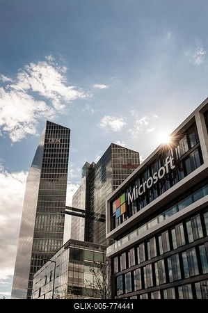 Microsoft Germany, corporate head office, at back Highlight Towers with IBM and Fujitsu headquarters, Schwabing, Munich, Bavaria, Germany-stock-foto