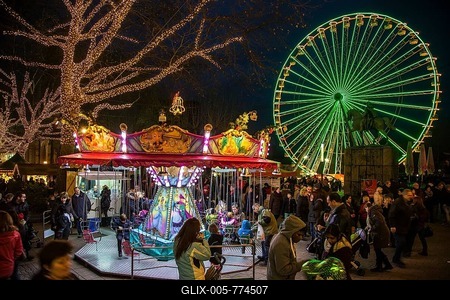 Christmas fair, ferris wheel and carousel on Burgplatz square, Kettwiger Strasse, pedestrian area in the centre of Essen, Essen, North Rhine-Westphalia, Germany-stock-foto