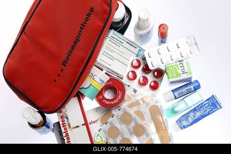 First-aid kit, drugs and bandages-stock-foto