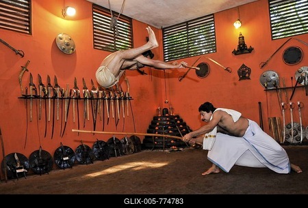 A student and a teacher at a Kalaripayattu school, martial art, Calicut, also known as Kozhikode, Kerala, southern India, India, Asia-stock-foto