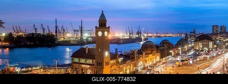 Jetties at dusk, Hamburg, Germany-stock-foto