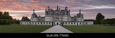 Château de Chambord, south facade, at sunset, department of Loire et Cher, Centre region, France, Europe-stock-foto