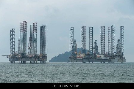 Oil plattform of the coast of Limbe, southern Cameroon, Cameroon-stock-foto