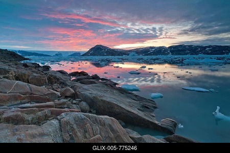 Midnight sun, inland ice, Johan Petersen Fjord, East Greenland-stock-foto