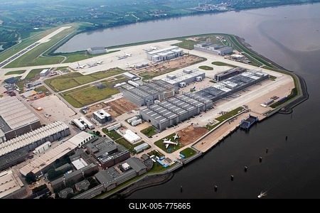 Aerial view, Airbus site at Finkenwerder, Airbus plant, factory airfield, aerodrome and Muehlenberger Loch, Elbe river area, Finkenwerder, Hamburg, Germany, Europe-stock-foto