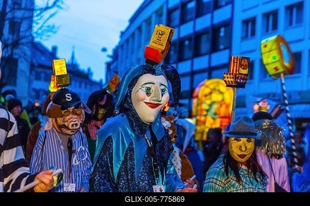 Basler Morgestraich, Morgenstraich, Carnival, fools in the dark with larvae, drums and flutes going through the city, Basel, Canton of Basel, Switzerland-stock-foto