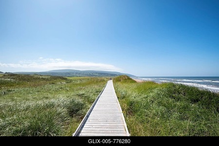 Wooden jetty through dune landscape, Inverness Beach Boardwalk, Cape Breton Island, Nova Scotia, Canada-stock-foto