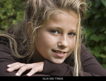Portrait of a 14 year old girl-stock-foto