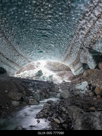 Chunks of ice at the rear opening of the ice chapel, meltwater stream, ice field at the foot of the Watzmann east face, Berchtesgaden National Park, Watzmann, Schönau am Königssee, Upper Bavaria, Bavaria, Germany-stock-foto