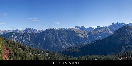 Autumn in the Allgäu, mountain panorama from Fellhorn 2037m, on Höfats, 2259m, Öfnerspitze, 2576m, Großer Krottenkopf, 2656m and Kratzer, 2427m, Hornbachkette, Trettachspitze 2595m and Mädelegabel 2645m, Central Main Ridge, Allgäu Alps, Bavaria, Germany-stock-foto