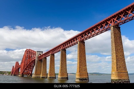 Forth Bridge over Firth of Forth, South Queensferry, Edinburgh, Scotland, United Kingdom-stock-foto