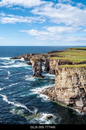 The cliffs of Yesnaby with the 35m high surf pillar, called Yesnaby Castle Sandwick, Mainland, Orkney Islands, Scotland, Great Britain-stock-foto