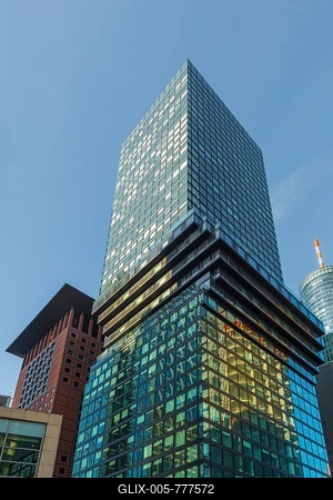 Skyscrapers in Frankfurt, Omniturm in the middle, Japancenter on the left, Main Tower on the right, banking district, Frankfurt am Main, Hesse, Germany-stock-foto