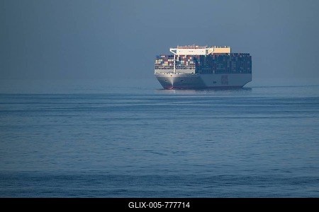 Container ship OOCL Denmark, 61m height, 399m length, Hong Kong flag, Baltic Sea-stock-foto