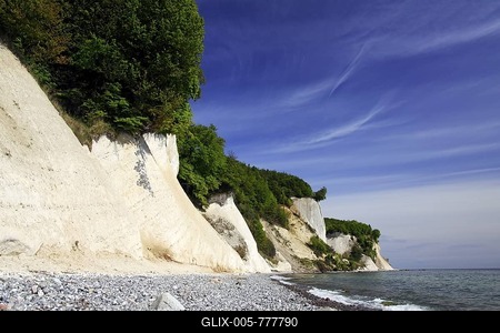 Chalk cliffs at the Baltic Sea coast, landscape in Jasmund National Park, Isle of Ruegen, Mecklenburg-Western-Pomerania, Germany, Europe-stock-foto