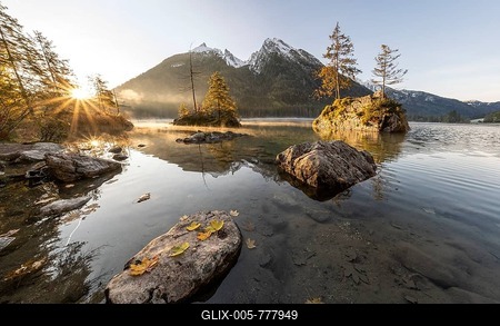 Sunrise at Hintersee with fog, Hochkalter in the back, Berchtesgaden National Park, Ramsau, Upper Bavaria, Bavaria, Germany-stock-foto