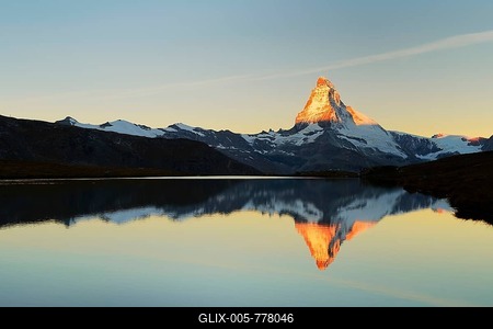 Matterhorn reflected in lake Stellisee, at sunrise, Valais Alps, Canton of Valais, Zermatt, Switzerland-stock-foto