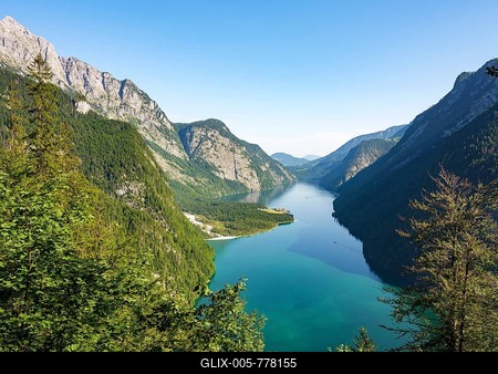 View of Königssee and Sankt Bartholomä, Berchtesgaden National Park, Schönau am Königssee, Berchtesgadener Land, Upper Bavaria, Bavaria, Germany-stock-foto