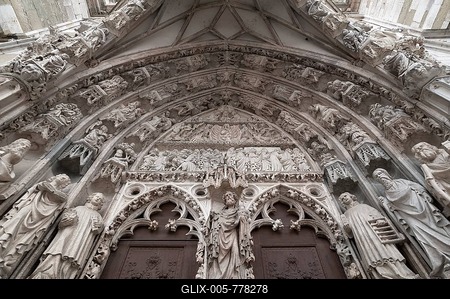 Gothic entrance portal with relief figures, 1385-1415, Regensburg Cathedral, UNESCO World Heritage Site, 1273, Regensburg, Upper Palatinate, Bavaria, Germany-stock-foto