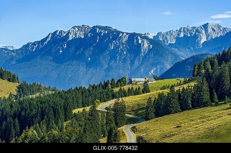View of Sudelfeld in Mangfall mountains, behind Mountain Front Kesselschneid, Zahmer Kaiser, to the right Wilder Kaiser, Kaiser Mountains, Alps, Tyrol, Upper Bavaria, Bavaria, Germany-stock-foto