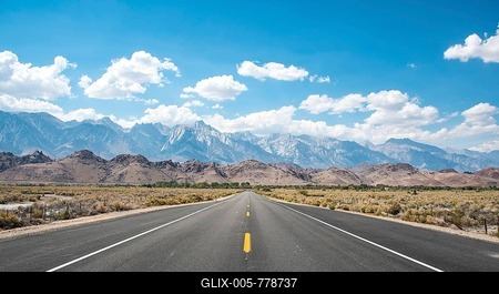 Highway 136, Lone Pine, Sierra Nevada, mountains, California, USA-stock-foto