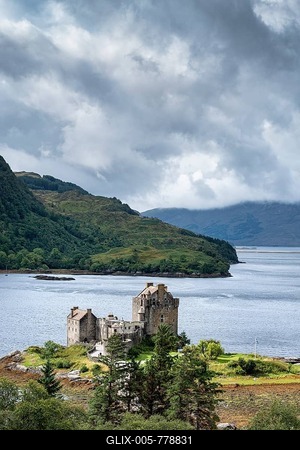 Eilean Donan Castle at Dornie, Western Ross, Scottish Highlands, Scotland, United Kingdom-stock-foto