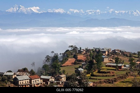 View of the countryside, rural houses, terraced fields and mountains of the Himalayas, fog in the valley, near Dhulikel, Nepal-stock-foto