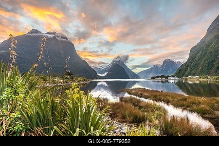 Mitre Peak, Sunset, Milford Sound, Fiordland National Park, Te Anau, Southland Region, Southland, New Zealand, Oceania-stock-foto