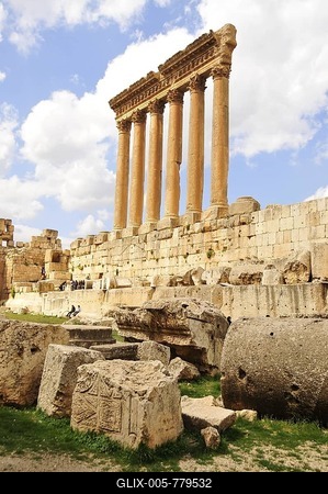 The six remaining columns of the Temple of Jupiter, UNESCO World Heritage Site, Baalbek, Beqaa Valley, Lebanon, Middle East, Orient-stock-foto