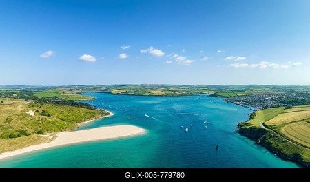 Aerial panorama of the River Camel on the left the sandbank Rock Beach, on the right the harbour town Padstow, North Cornwall, England, Great Britain-stock-foto