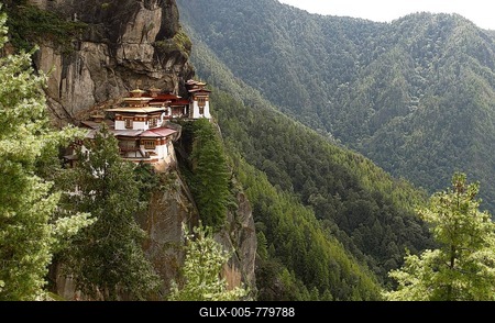 Tiger's Nest Monastery in the cliffside of Paro valley, Taktshang Goemba, near Paro, the Himalayas, Kingdom of Bhutan-stock-foto