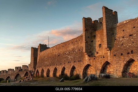 Medieval city wall with defensive towers, Unesco World Heritage Site, Visby, Gotland Island, Sweden-stock-foto