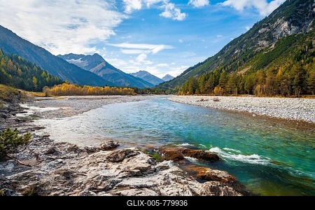 The river Lech in the Lech Valley, in the back the Lech Valley Alps, Tyrol, Austria-stock-foto