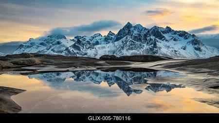 Winter Scandinavian landscape, sea, mountains, mountain panorama, snow, Vareid, Nordland, Lofoten, Norway-stock-foto