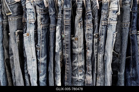 Several pairs of jeans hanging side by side for sale, Ko Samui, Thailand-stock-foto